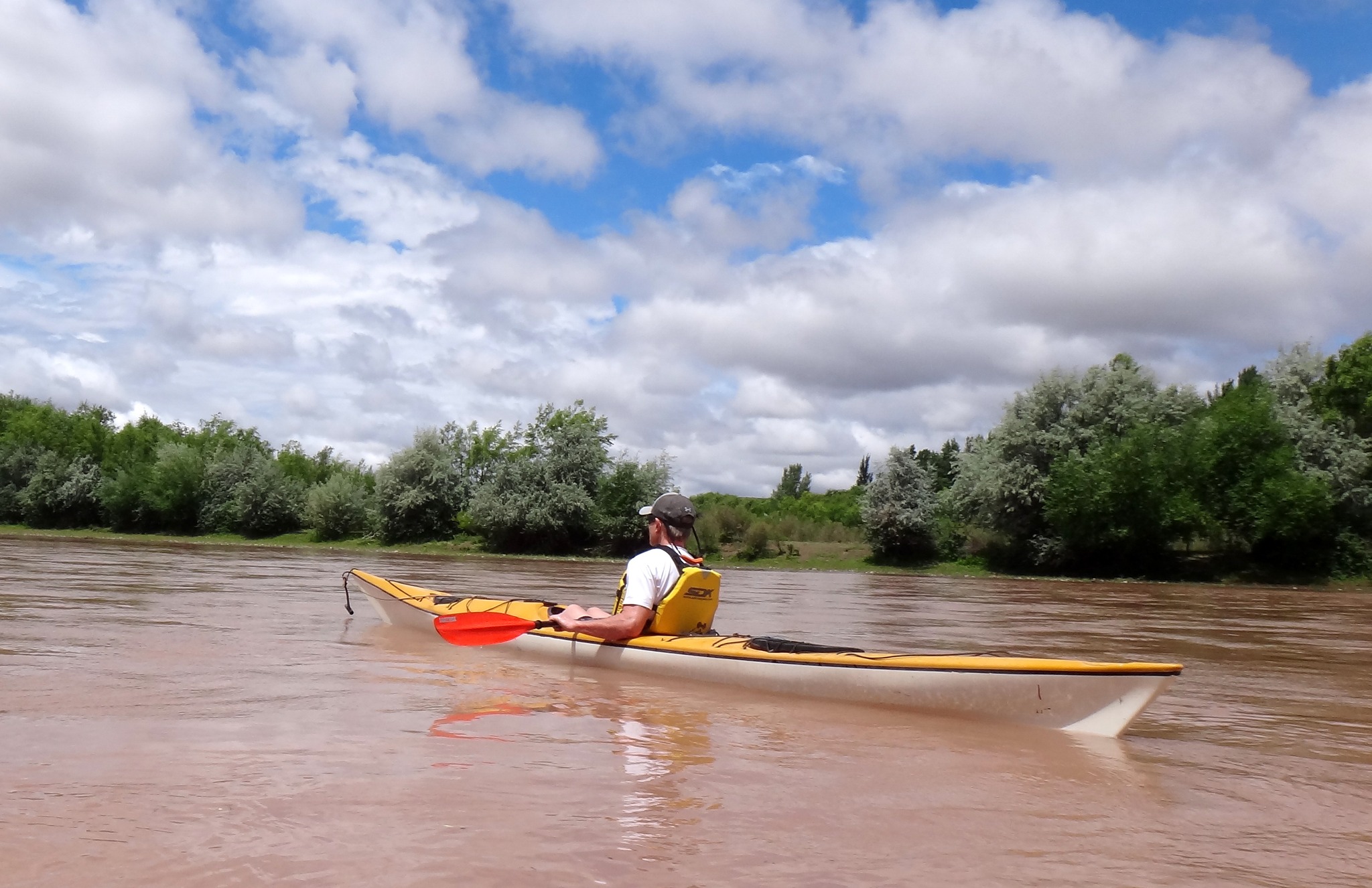 Flotada por el Río Negro