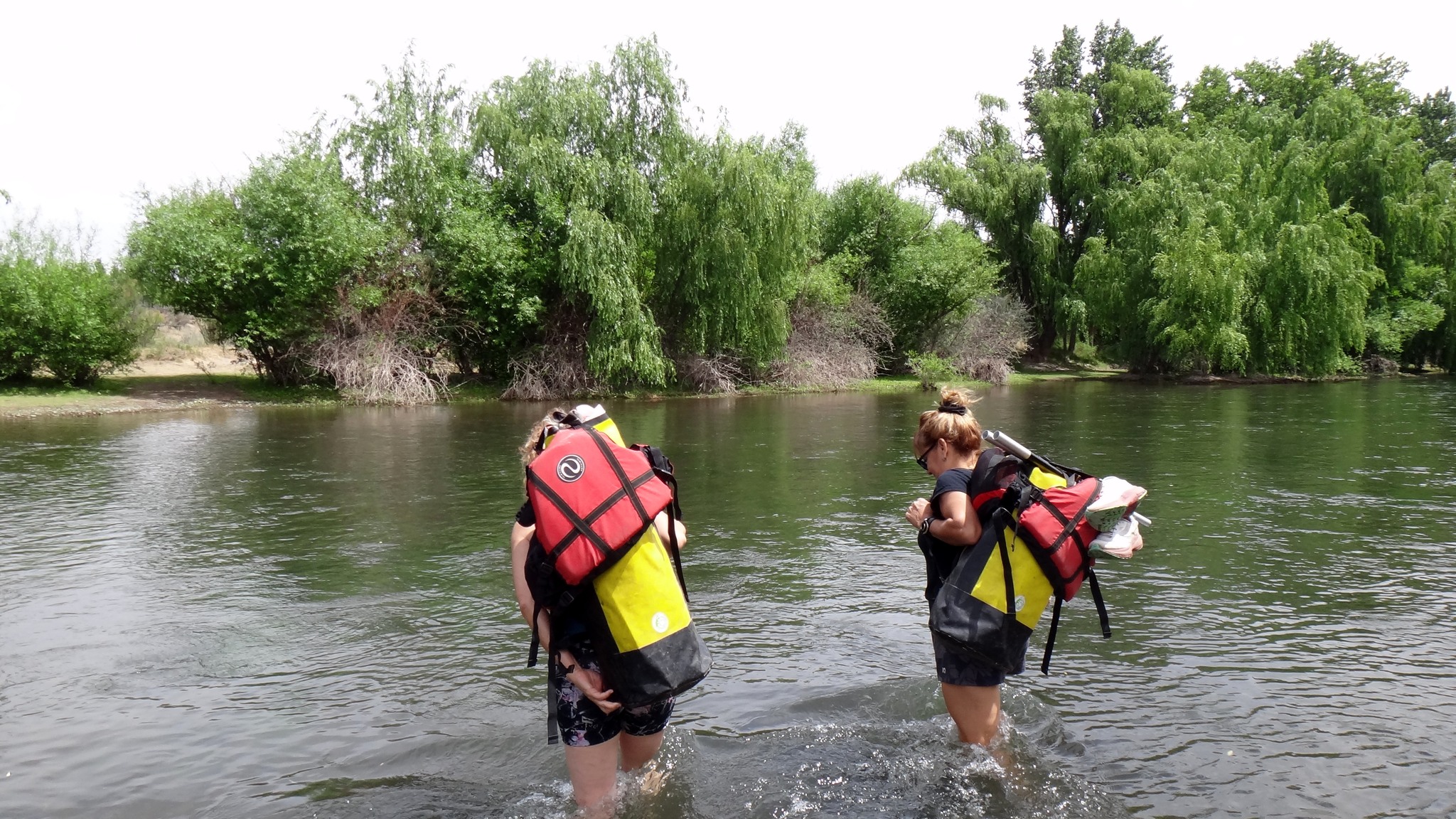 Flotada por el Río Negro